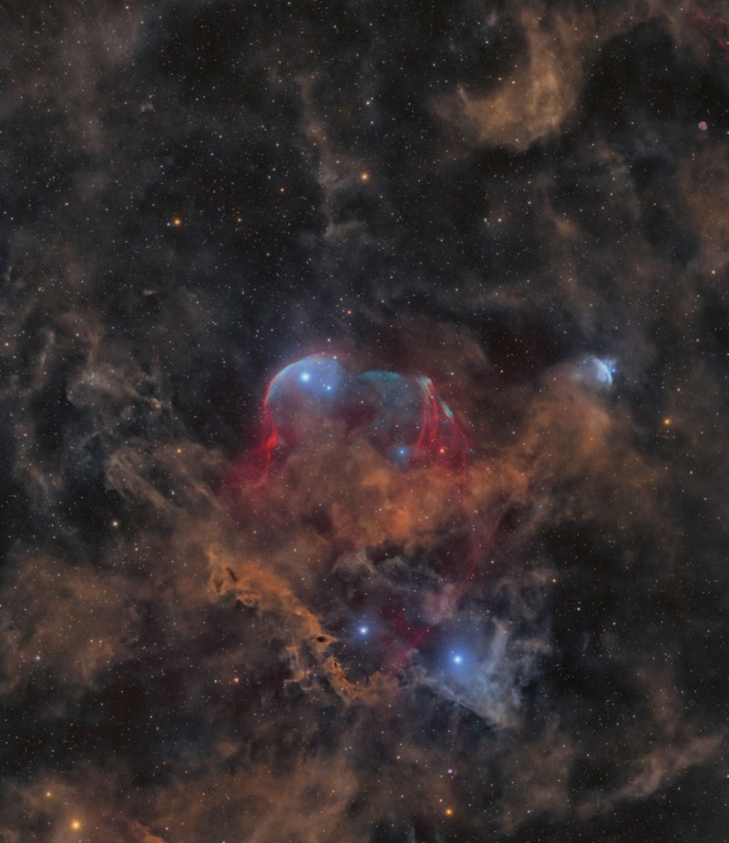 APOD - Between Scylla and Charybdis: A Double Cosmic Discovery