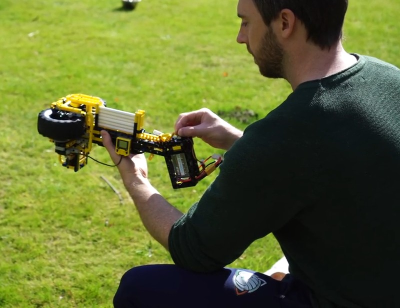 theawesomer - Making a High-power LEGO Bolt Gun