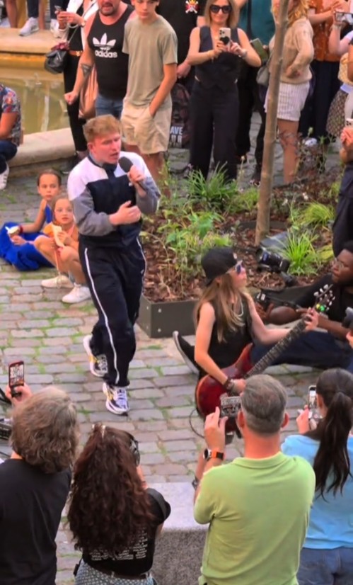 juliencohen_piano - Bohemian Rhapsody Flashmob