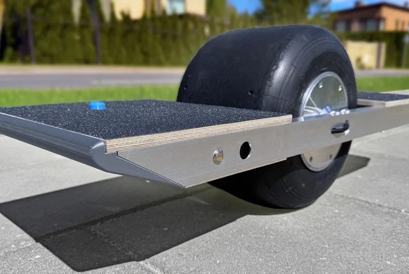 instructables - DIY Onewheel From Hoverbaord