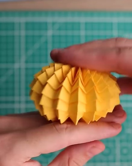 theawesomer - Folding Origami Ball