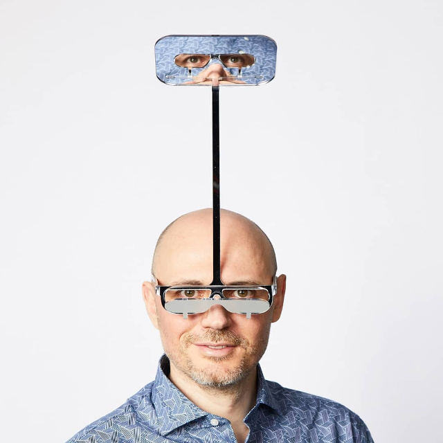 geekologie.com mirrored-periscope-glasses-allow-you-to.jpg