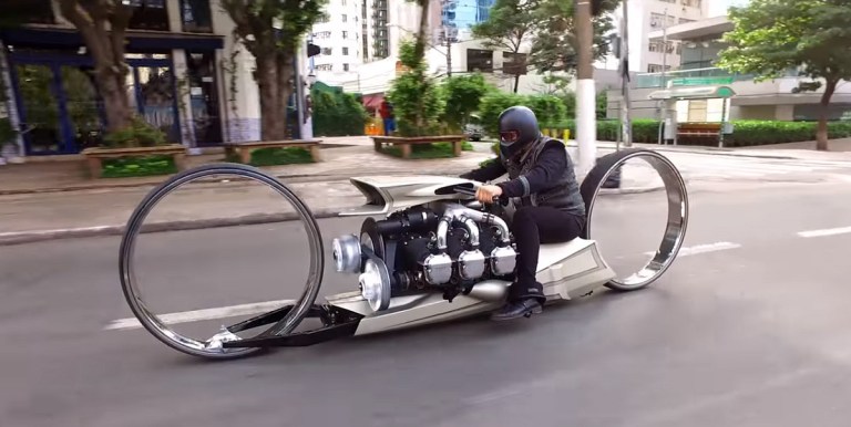 geeksaresexy.net amazing-hubless-motorcycle-is-the-lovechild-of-a-plane-and-a-tron-lightcycle.jpg