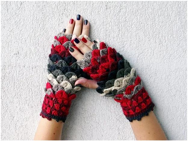 geeksaresexy.net protect-yourself-from-the-upcoming-cold-with-these-dragon-scale-crocheted-gloves.jpg