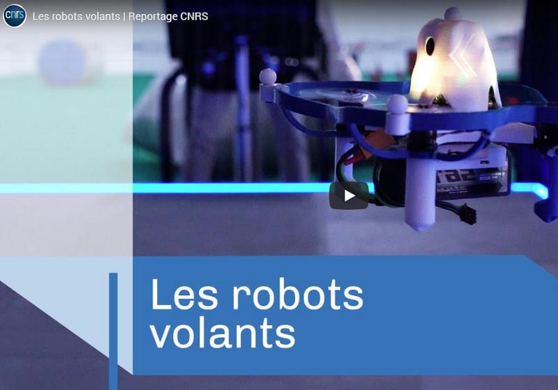 lejournal.cnrs.fr les-robots-volants-entrent-dans-larene.jpg