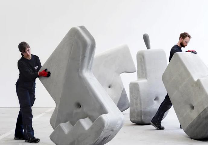 vimeo.com matter design - Walking Assembly - une sculpture de plusieurs tonnes qui se bouge à main nue.jpg