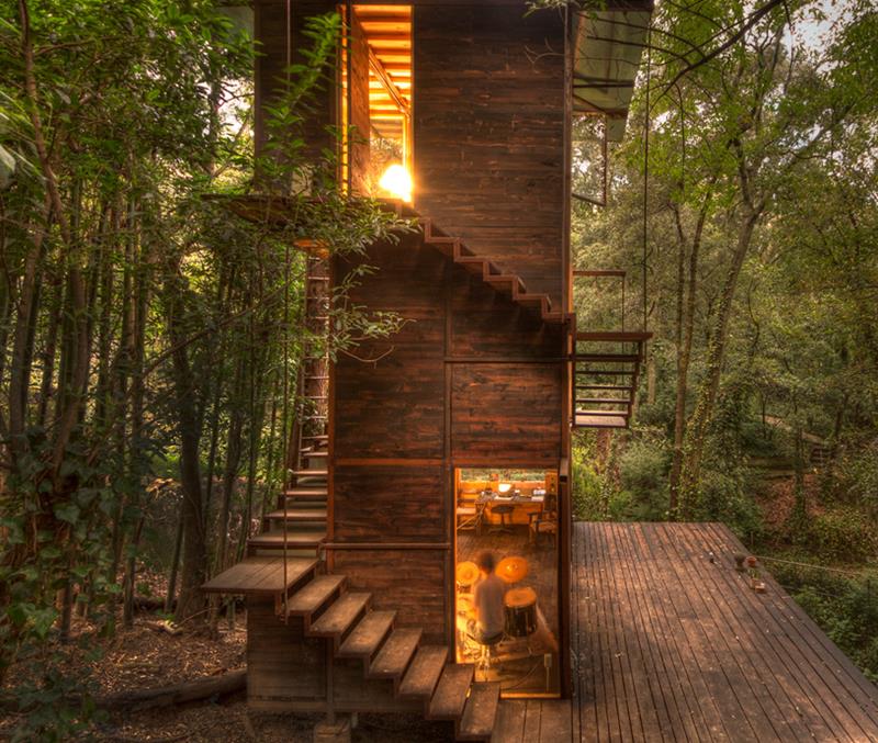 yankodesign.com get-your-childhood-unplugged-with-these-innovative-treehouse-designs.jpg