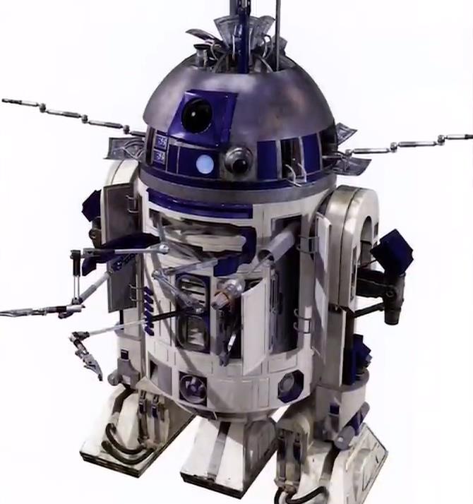 youtube.com Sy Play - R2-D2 dans Star Wars - Étranges Créatures 12.jpg